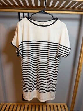 Max Studio Black & White Striped Short Sleeve Dress